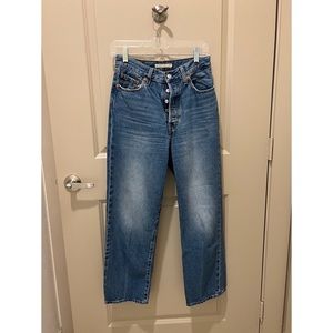 Levi’s Ribcage Straight Medium Wash Jeans